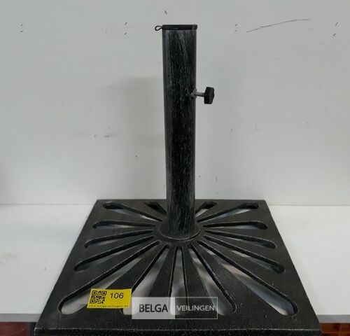 1 x Parasolvoet gietijzer 25 kg 45x45 cm – kavel bij Belga Veilingen, Oudsbergen