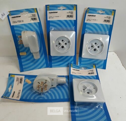 2 x Stekker + 3 x Stopcontact 380V/32A 4P – kavel bij Belga Veilingen, Oudsbergen