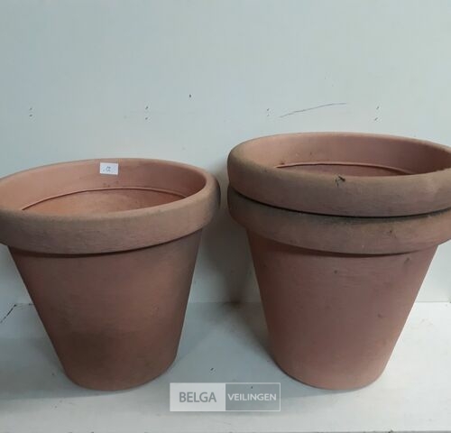 3 x Bloempot rond 40 x H35 cm – kavel bij Belga Veilingen, Oudsbergen