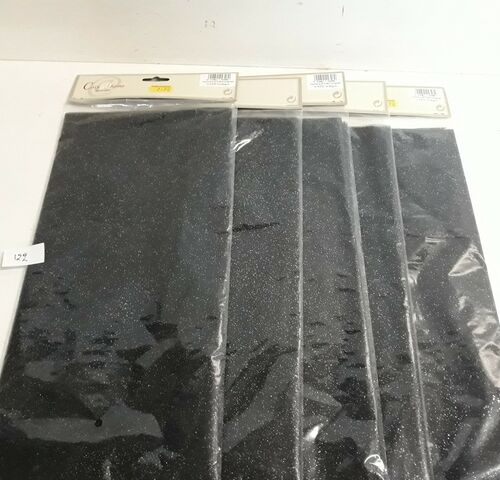 5 x Decostof zwart met stippen 34cm x 3M – kavel bij Belga Veilingen, Oudsbergen
