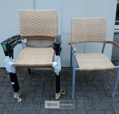 4 x Tuinstoel aluminium gevlochten rotan met teak leuning – kavel bij Belga Veilingen, Oudsbergen