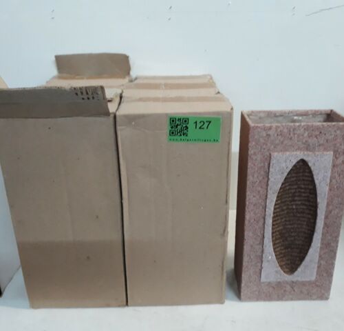7 x Vaas polyester roodbruin 14x9x13 cm – kavel bij Belga Veilingen, Oudsbergen