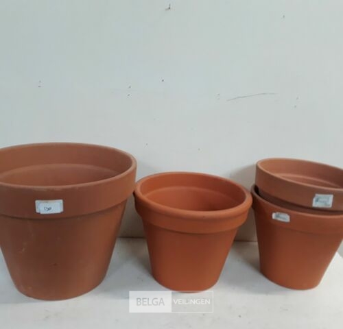 4 x Terracotta bloempot mix – kavel bij Belga Veilingen, Oudsbergen