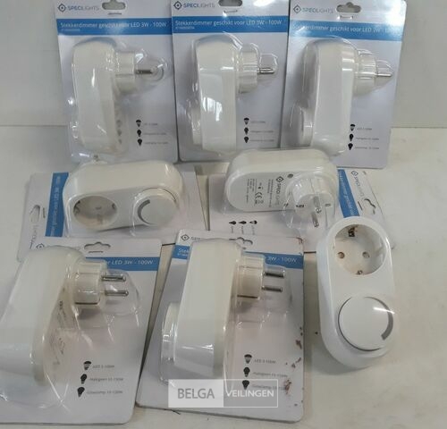 8 x Stekkerdimmer LED 3W-100W – kavel bij Belga Veilingen, Oudsbergen