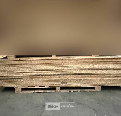 Pallet met spaanplaten – kavel bij Belga Veilingen, Lummen
