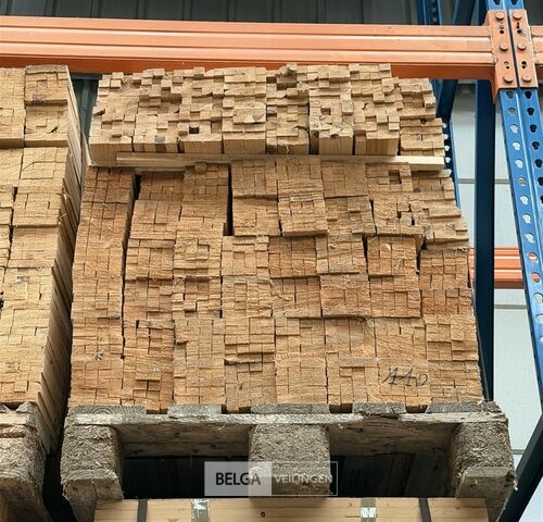 1 Pallet met houten latjes – kavel bij Belga Veilingen, Lummen