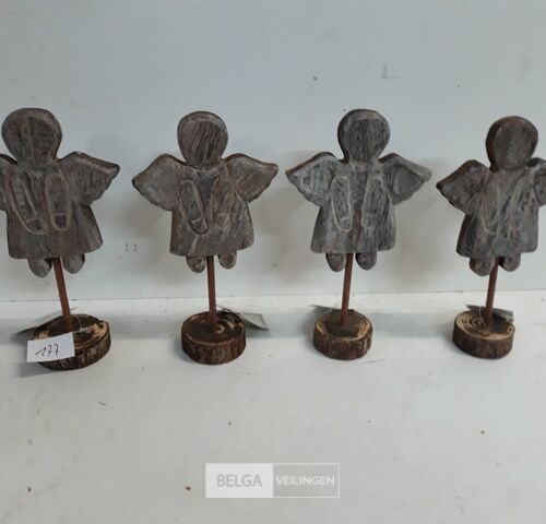 4 x Engel hout op staander 20 cm – kavel bij Belga Veilingen, Oudsbergen