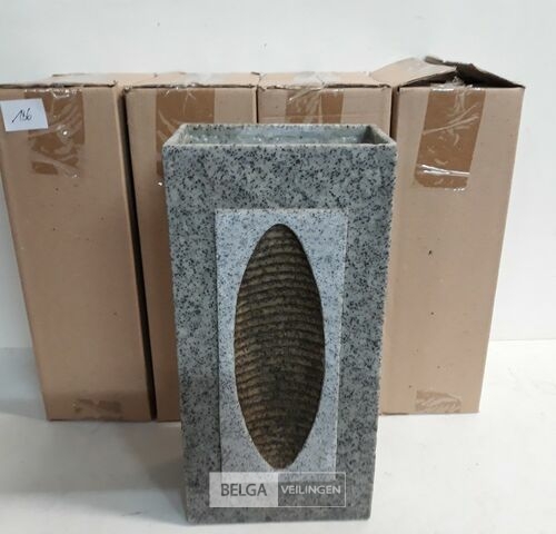 4 x Vaas polyester grijs 30x15x10 cm – kavel bij Belga Veilingen, Oudsbergen