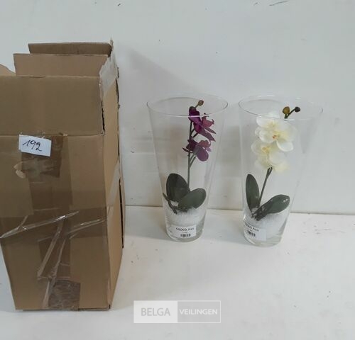 2 x Kunstbloem in vaas 28 cm – kavel bij Belga Veilingen, Oudsbergen