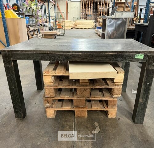 Zwarte houten tafel – kavel bij Belga Veilingen, Lummen