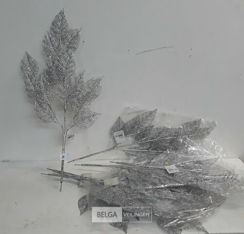 8 x Tak met bladeren 60 cm zilver – kavel bij Belga Veilingen, Oudsbergen