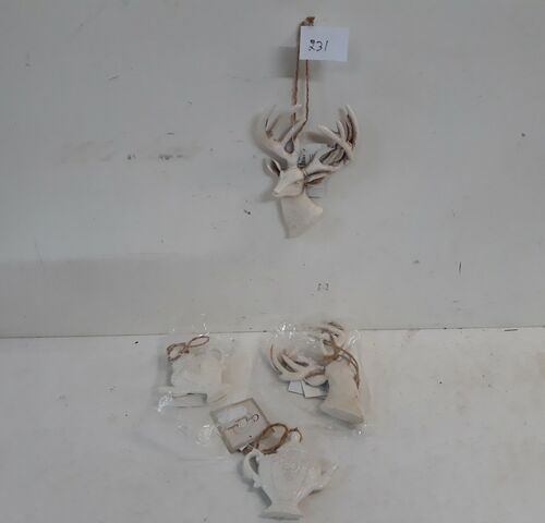 4 x Hangdeco 2 x koffiepot + 2 x hertenkop – kavel bij Belga Veilingen, Oudsbergen