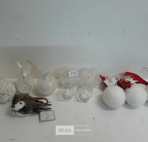 11 x Hangdeco mix – kavel bij Belga Veilingen, Oudsbergen
