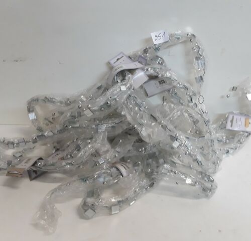 9 x Guirlande zilver met spiegelplaatjes 1,5M – kavel bij Belga Veilingen, Oudsbergen