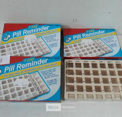 3 x Pillendoos 7dagen 4per dag – kavel bij Belga Veilingen, Oudsbergen