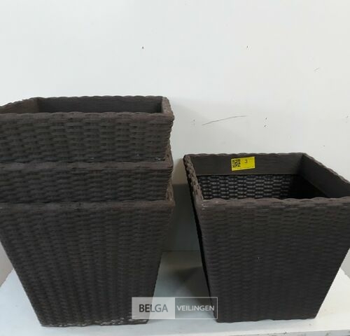 4 x Bloempot vierkant 40 x 40 x H 35 cm – kavel bij Belga Veilingen, Oudsbergen