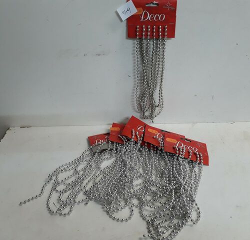 6 x Kralenguirlande pvc zilver +/-2,5M – kavel bij Belga Veilingen, Oudsbergen