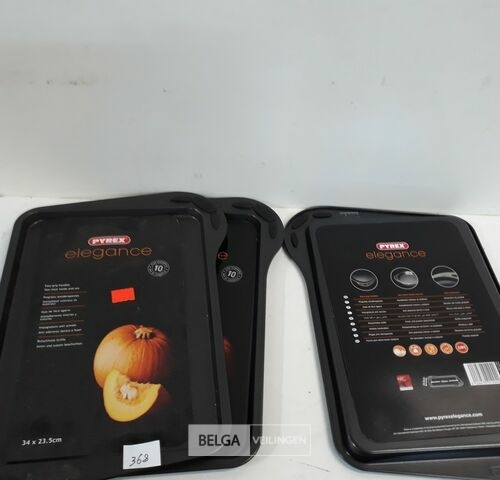 2 x Bakplaat pyrex 34x23,5 cm – kavel bij Belga Veilingen, Oudsbergen