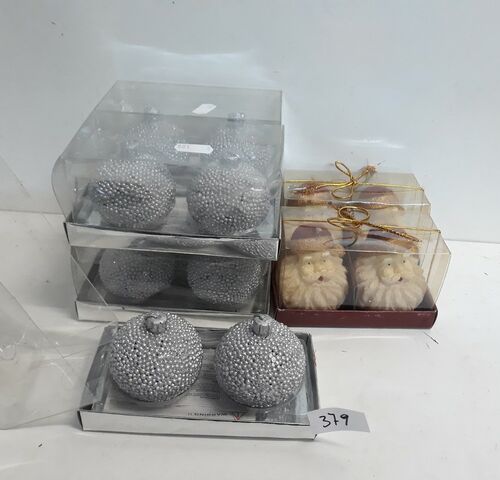 7 x Kerstkaars 2 stuks mix kerstmanhoofd/ballen – kavel bij Belga Veilingen, Oudsbergen