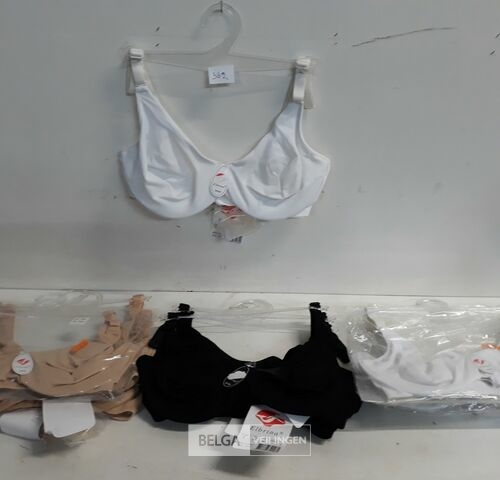 10 x BH D diverse maten wit/beige/zwart – kavel bij Belga Veilingen, Oudsbergen