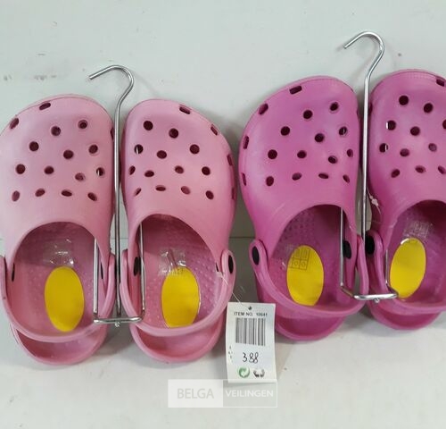 2 x Pvc schoentjes 33-44 – kavel bij Belga Veilingen, Oudsbergen