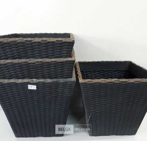 4 x Bloempot vierkant 40 x 40 x H 35 cm – kavel bij Belga Veilingen, Oudsbergen