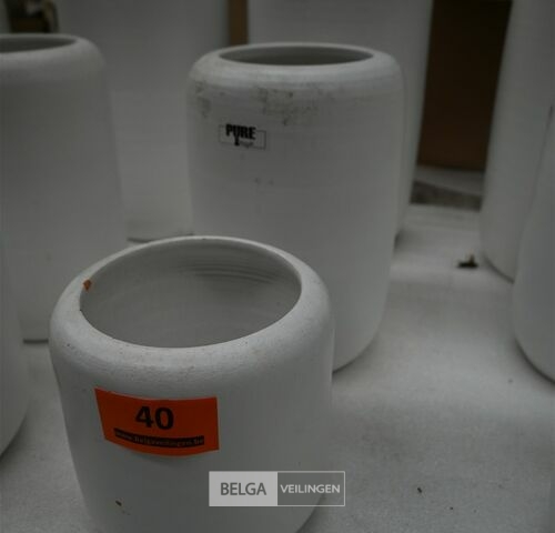 ± 3 Witte vazen – kavel bij Belga Veilingen, Lummen