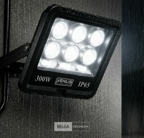 2 x LED Schijnwerper 300W – 6500K Koud Wit – IP65 – EYES-300 – kavel bij Belga Veilingen