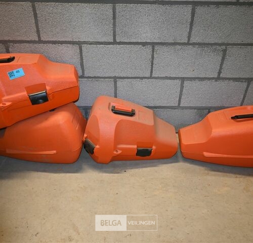 ± 4 Lege kettingzaagboxen STIHL – kavel bij Belga Veilingen