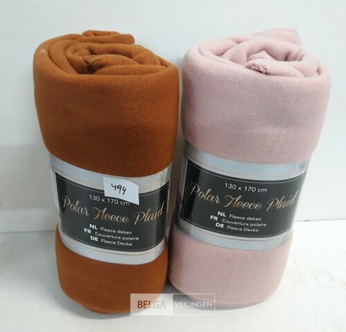 2 x Fleece plaid 130x70 cm mix kleuren – kavel bij Belga Veilingen, Oudsbergen
