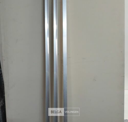 3 x Aluminium profiel 2M 2x U 25mm + 1 x koker 25x25mm – kavel bij Belga Veilingen, Oudsbergen