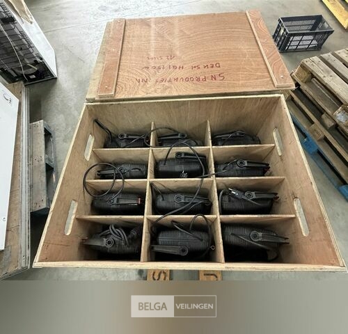 ± 12x HQI podiumlampen – kavel bij Belga Veilingen