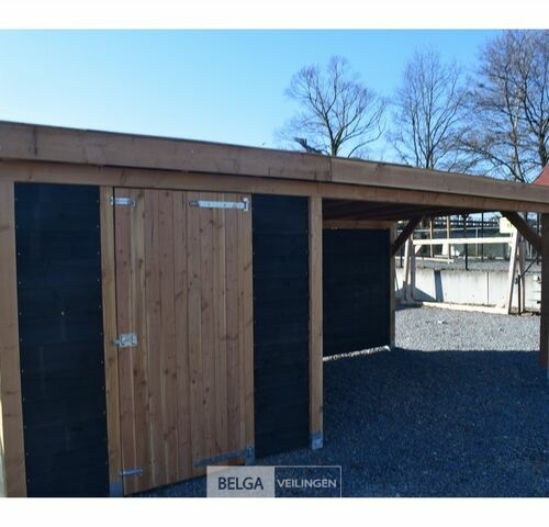 Buitenverblijf met berging douglas afm 250x400cm, 650x400x245x230cm – kavel bij Belga Veilingen, Lummen