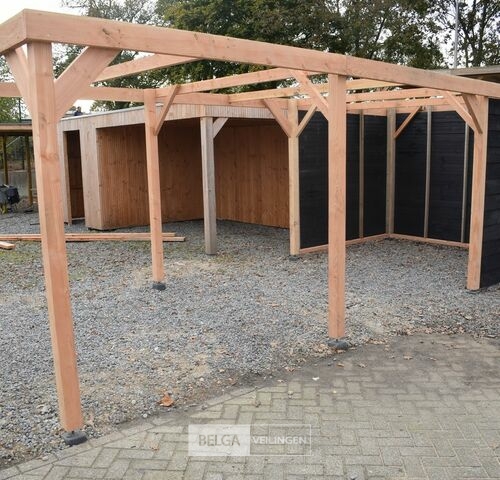 Carport/overkapping met berging, afm B310xD720xH235/225 cm – kavel bij Belga Veilingen, Lummen