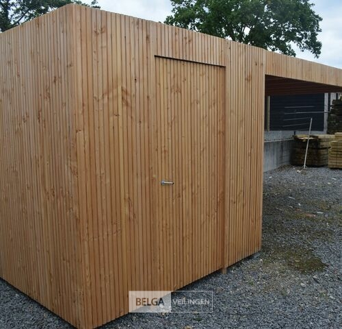 Buitenverblijf modern met berging en luifel - 295x650 cm – kavel bij Belga Veilingen, Lummen