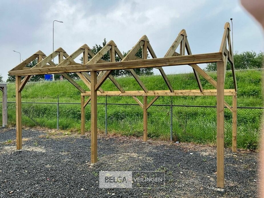 Kapschuur douglas afm 1260x460x325cm BxDxH in cm – foto 8 – kavel bij Belga Veilingen, Lummen