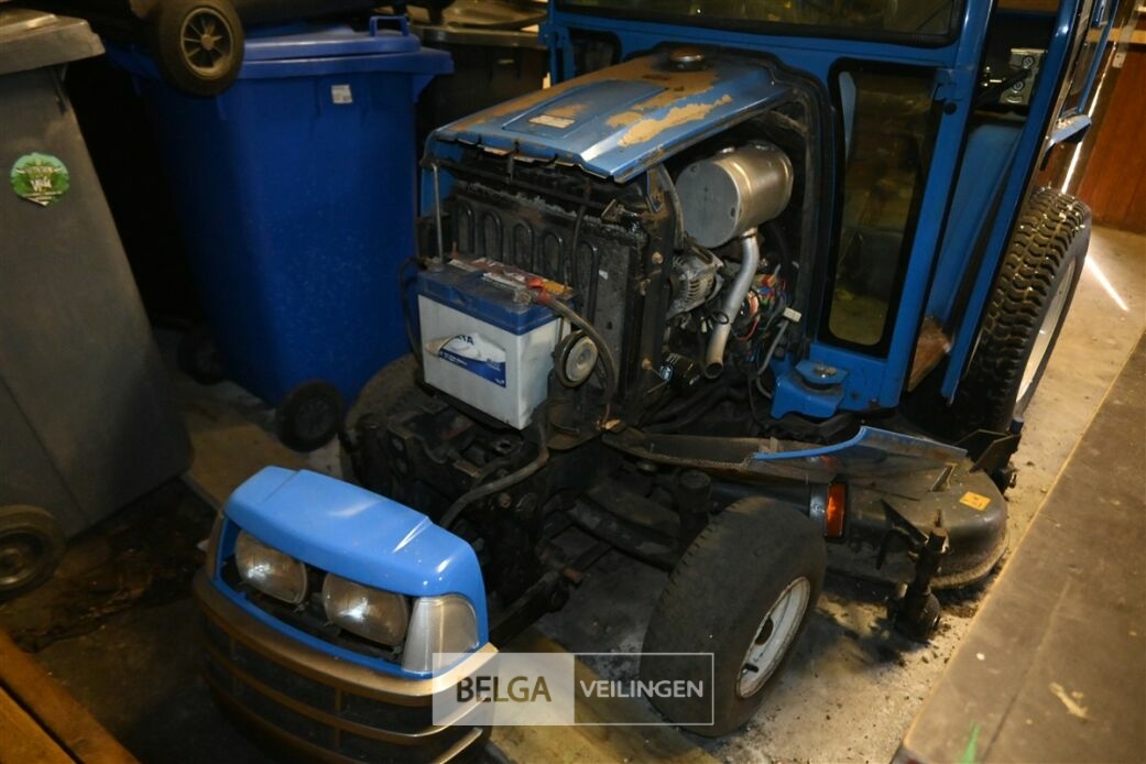 ISEKI tractor + maaibalk – foto 10 – kavel bij Belga Veilingen