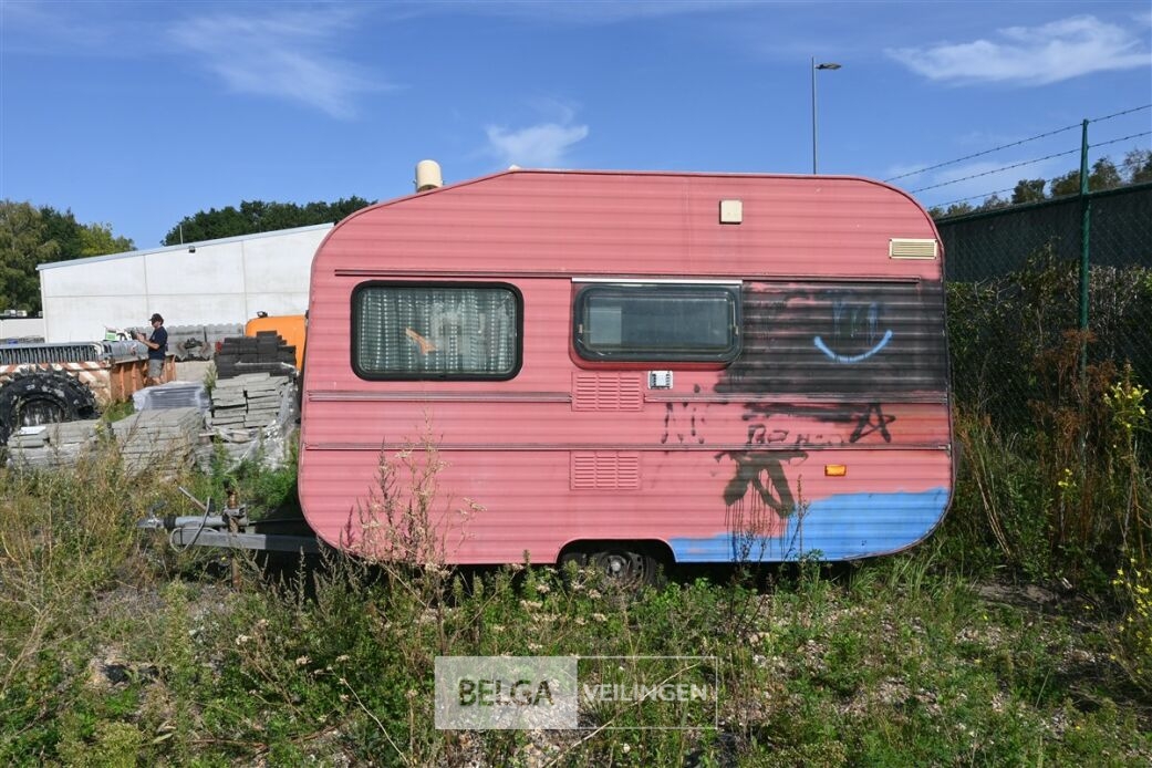 Caravan – foto 3 – kavel bij Belga Veilingen