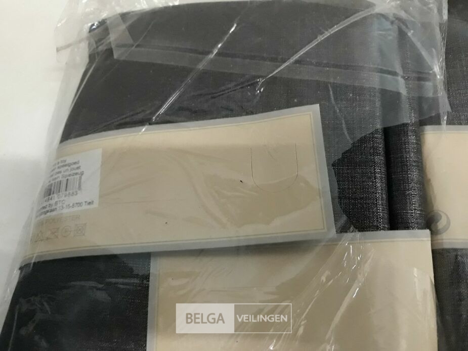 2 x Decostof zwart/grijs 2x1,4M – foto 3 – kavel bij Belga Veilingen, Oudsbergen