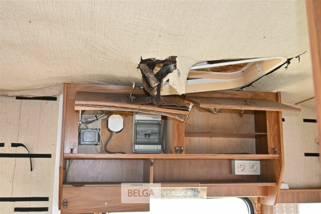 Caravan – foto 11 – kavel bij Belga Veilingen