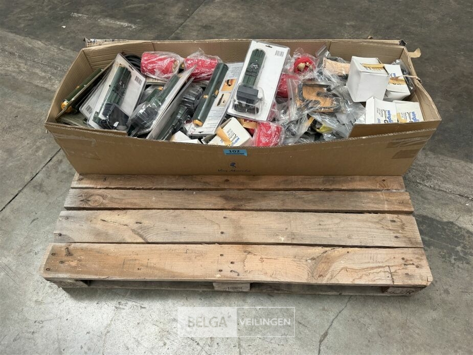 Pallet divers – foto 2 – kavel bij Belga Veilingen, Lummen