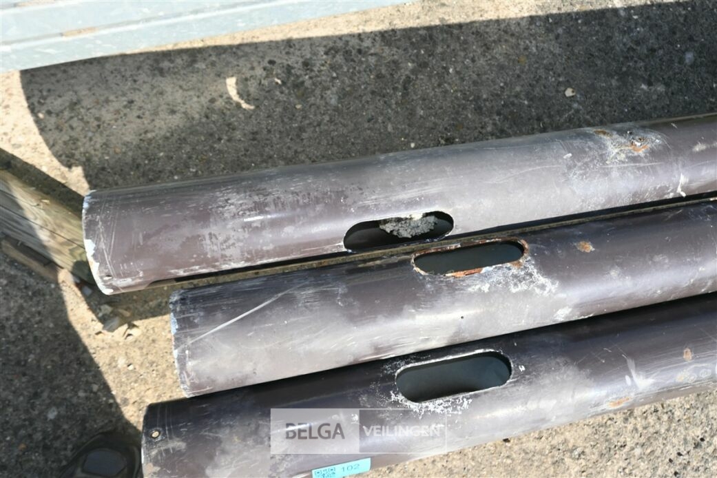 ± 3x Verlichtingspalen (enkel palen) – foto 4 – kavel bij Belga Veilingen