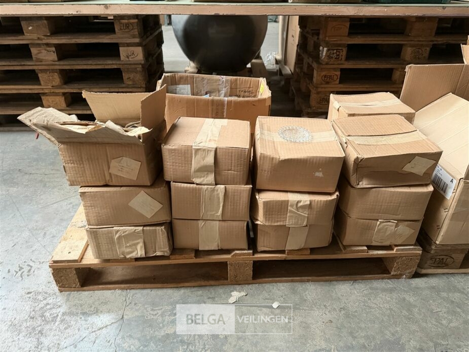 ± 510 Glazen onderzetters – foto 2 – kavel bij Belga Veilingen, Lummen