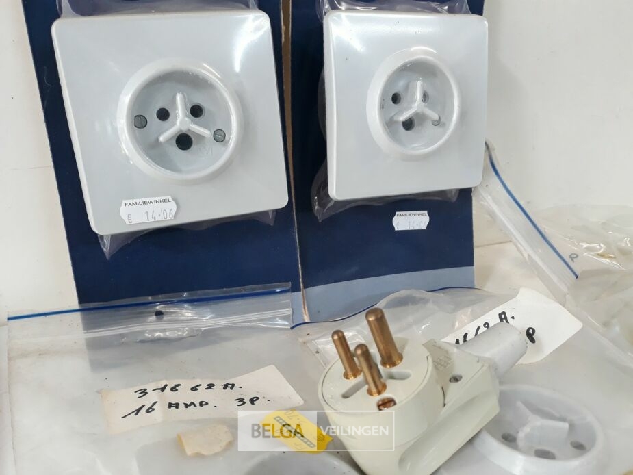 3 x Stekker + 3 x Stopcontact 380V/16A 3P – foto 3 – kavel bij Belga Veilingen, Oudsbergen