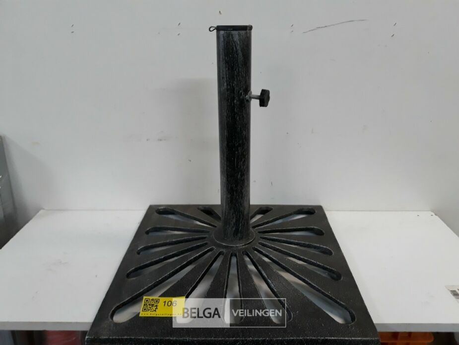 1 x Parasolvoet gietijzer 25 kg 45x45 cm – foto 2 – kavel bij Belga Veilingen, Oudsbergen