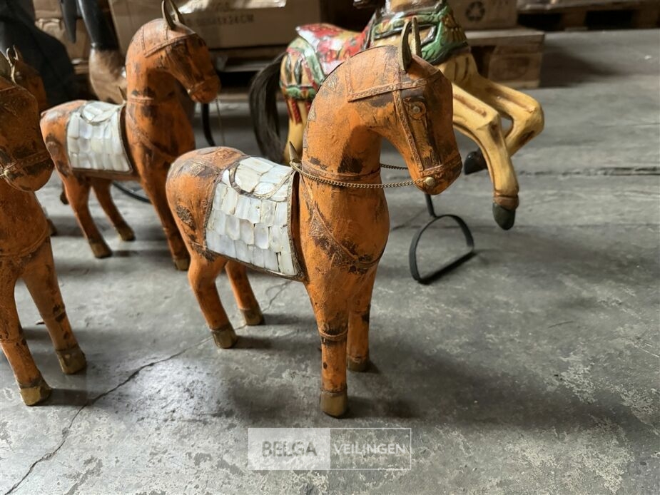 ± 9 Houten paardjes – foto 4 – kavel bij Belga Veilingen, Lummen