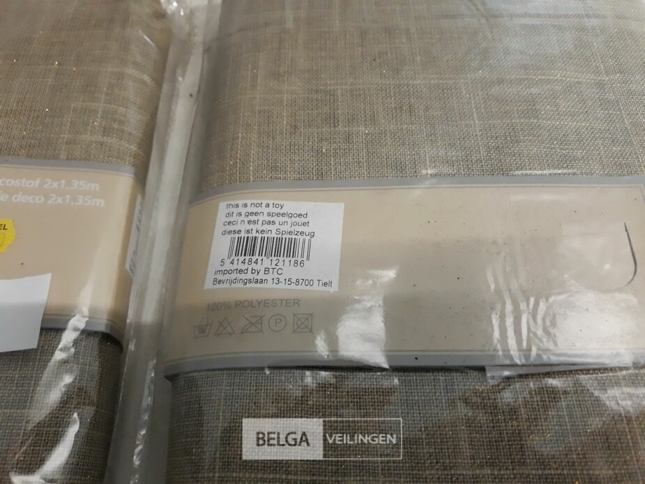 2 x Decostof beige gouden stipjes 2x1,35M – foto 3 – kavel bij Belga Veilingen, Oudsbergen