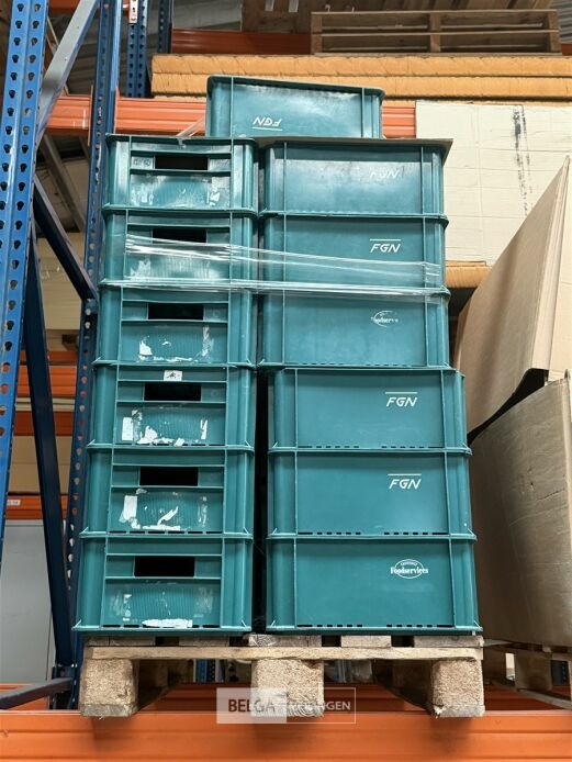± 37 Plastieken bakken – foto 2 – kavel bij Belga Veilingen, Lummen