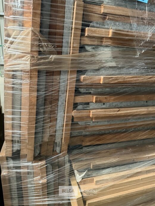 ± 60 Houten planken – foto 3 – kavel bij Belga Veilingen, Lummen