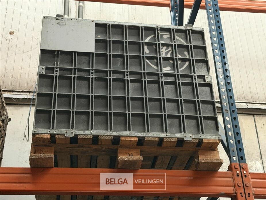 1 Palletbox hard hout – foto 2 – kavel bij Belga Veilingen, Lummen